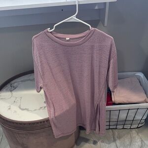 lululemon athletica women’s Mauve Short Sleeve Tee